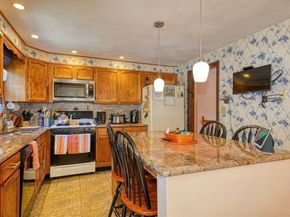 6 Fairfax St, Burlington MA 01803