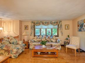 6 Fairfax St, Burlington MA 01803