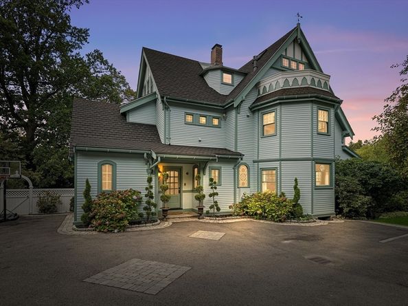 206 Franklin St, Newton MA 02458