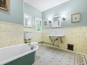 206 Franklin St, Newton MA 02458