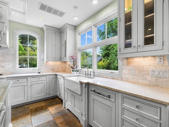 206 Franklin St, Newton MA 02458