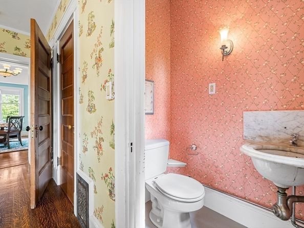 206 Franklin St, Newton MA 02458