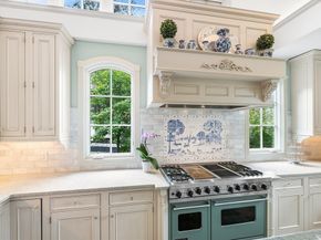 206 Franklin St, Newton MA 02458