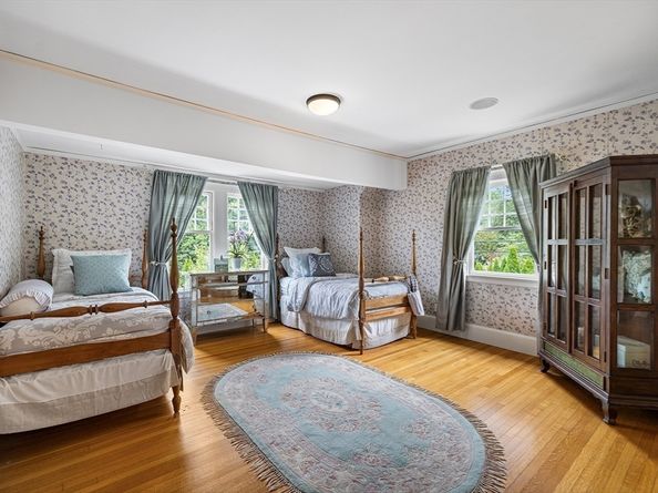 206 Franklin St, Newton MA 02458