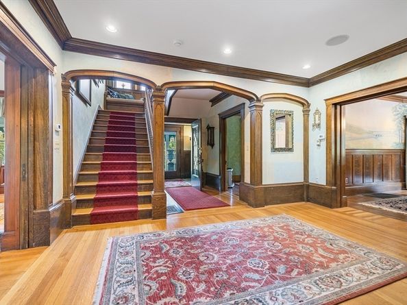 206 Franklin St, Newton MA 02458