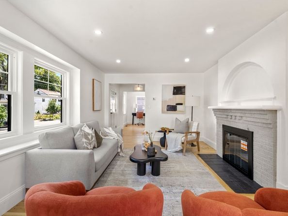 15 Freeman St, Newton MA 02466