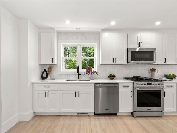 15 Freeman St, Newton MA 02466