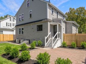 15 Freeman St, Newton MA 02466