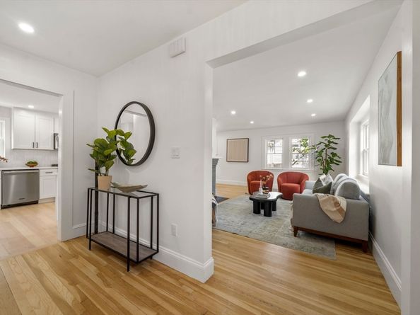 15 Freeman St, Newton MA 02466