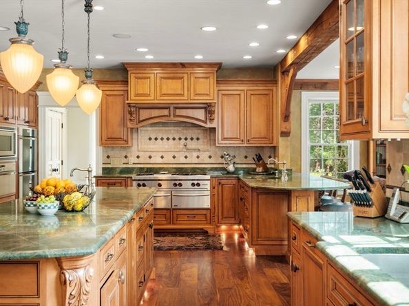 3 Stone Bridge Lane, Milton MA 02186