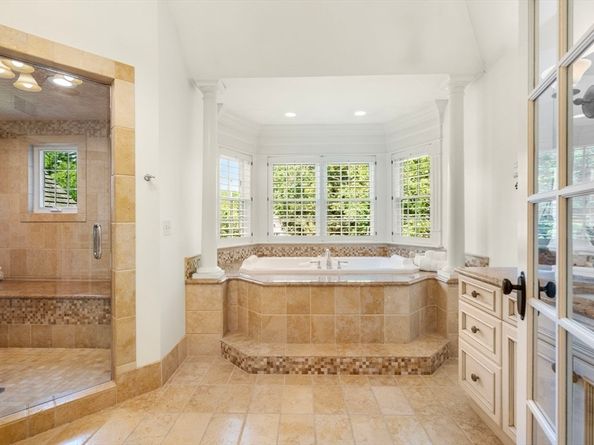 3 Stone Bridge Lane, Milton MA 02186