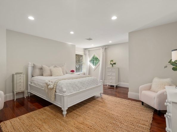 3 Stone Bridge Lane, Milton MA 02186