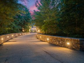 3 Stone Bridge Lane, Milton MA 02186