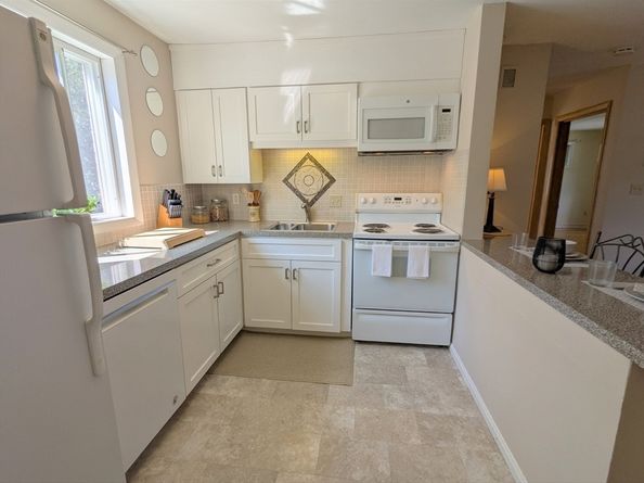 73 Lionel Ave. F, Waltham MA 02452