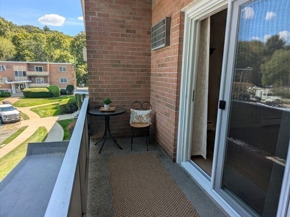 73 Lionel Ave. F, Waltham MA 02452