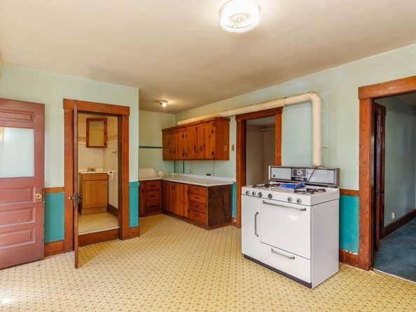 33 Ash Street, Gardner MA 01440