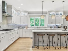5 Clark Rd, Bedford MA 01730