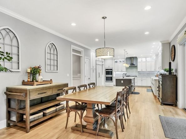 5 Clark Rd, Bedford MA 01730