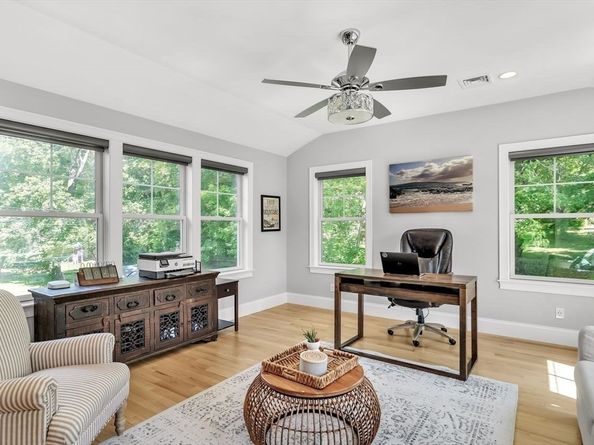 5 Clark Rd, Bedford MA 01730
