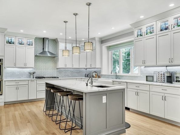 5 Clark Rd, Bedford MA 01730