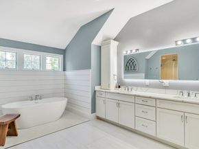 5 Clark Rd, Bedford MA 01730