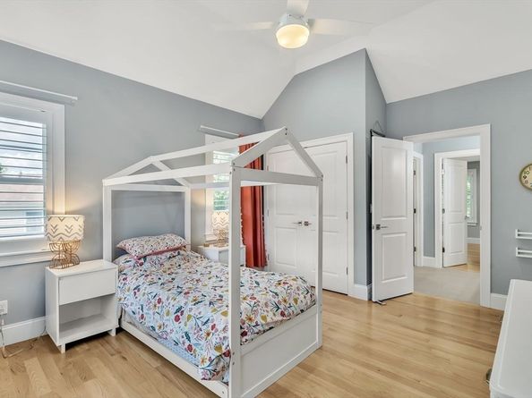 5 Clark Rd, Bedford MA 01730