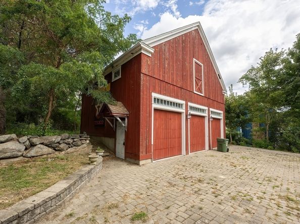 9 & 9A Abigail, Hudson MA 01749