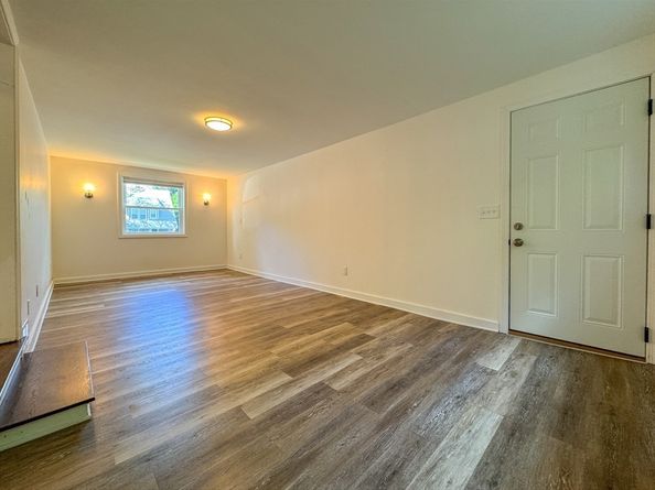 282 Pleasant St, Marblehead MA 01945
