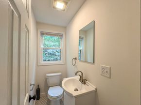 282 Pleasant St, Marblehead MA 01945
