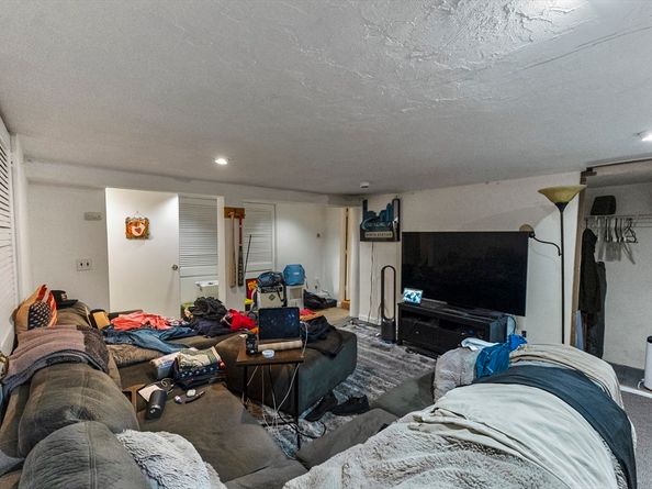 99 Pine St, Waltham MA 02453
