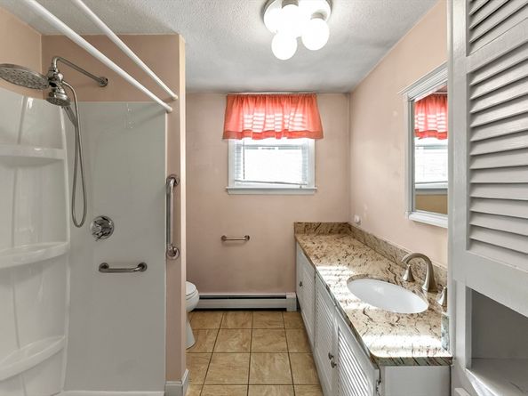 99 Pine St, Waltham MA 02453