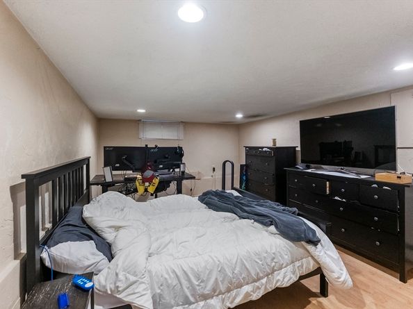 99 Pine St, Waltham MA 02453