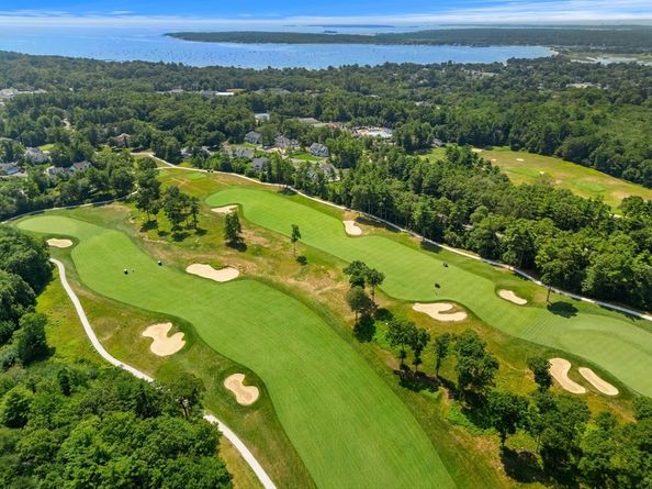 4 Golf Cottage Way, Mattapoisett MA 02739