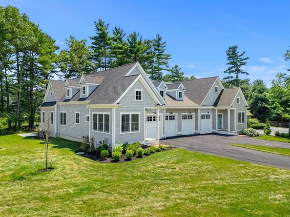 4 Golf Cottage Way, Mattapoisett MA 02739