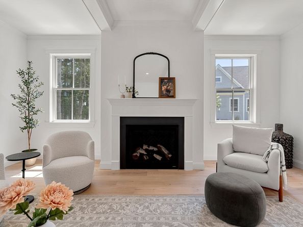 4 Golf Cottage Way, Mattapoisett MA 02739