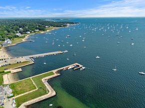 4 Golf Cottage Way, Mattapoisett MA 02739