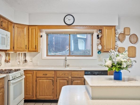 32 Whaler's C, Salem MA 01970