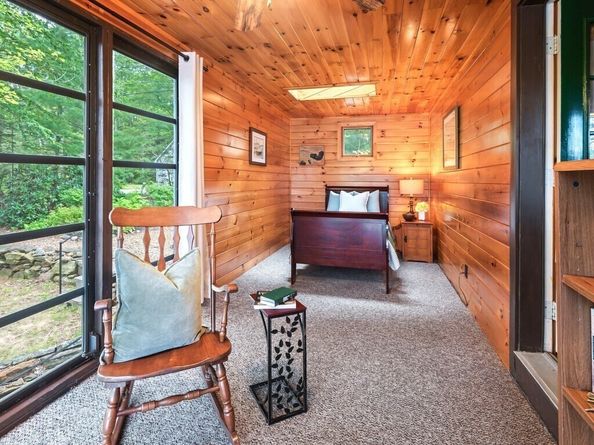 61 Bennetts Rd, Sturbridge MA 01566
