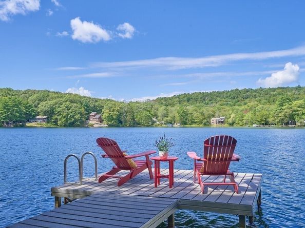 61 Bennetts Rd, Sturbridge MA 01566