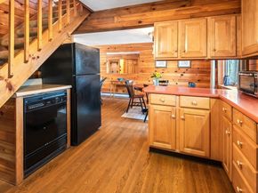 61 Bennetts Rd, Sturbridge MA 01566
