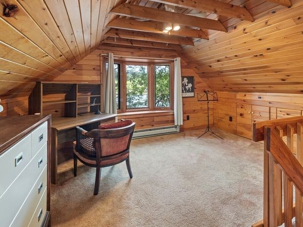 61 Bennetts Rd, Sturbridge MA 01566