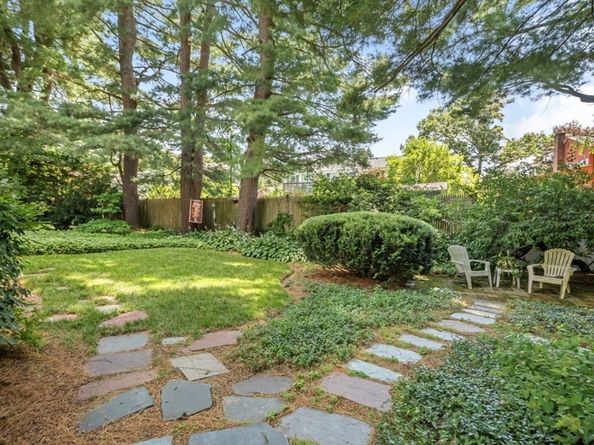 17 Laclede Ave, Framingham MA 01701