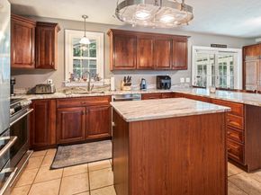 359 W Main St, Millbury MA 01527