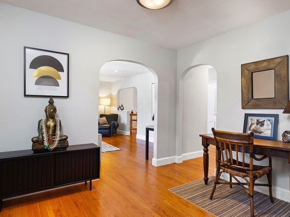 116 Floral St 6, Newton MA 02461