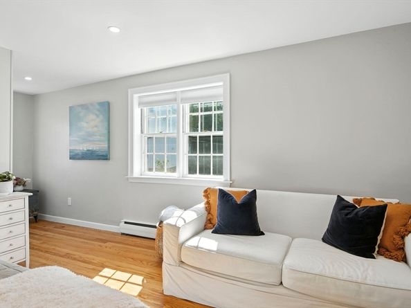 26 Summer Street 7, Marblehead MA 01945