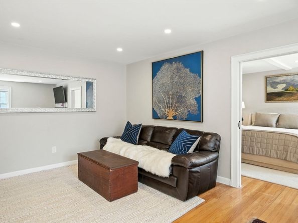26 Summer Street 7, Marblehead MA 01945