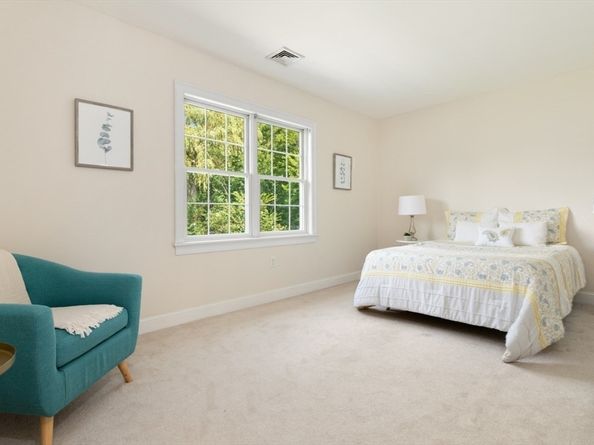 18 Symonds Way, Reading MA 01867