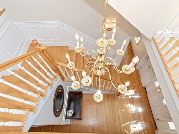 18 Symonds Way, Reading MA 01867
