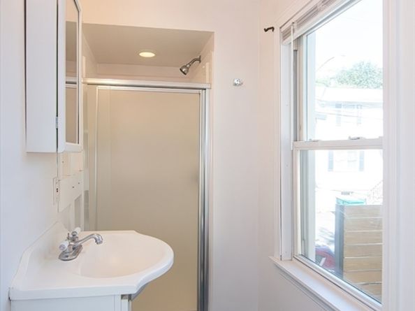 13 Center St, Woburn MA 01801