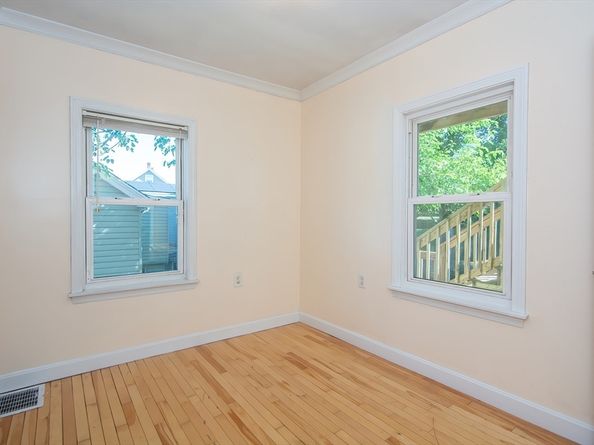 13 Center St, Woburn MA 01801